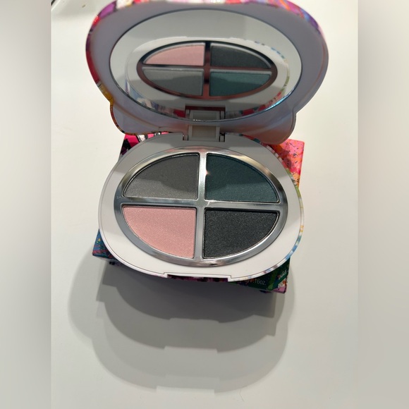 Hello kitty x Sephora x Sanrio graffiti - Picture 3 of 4